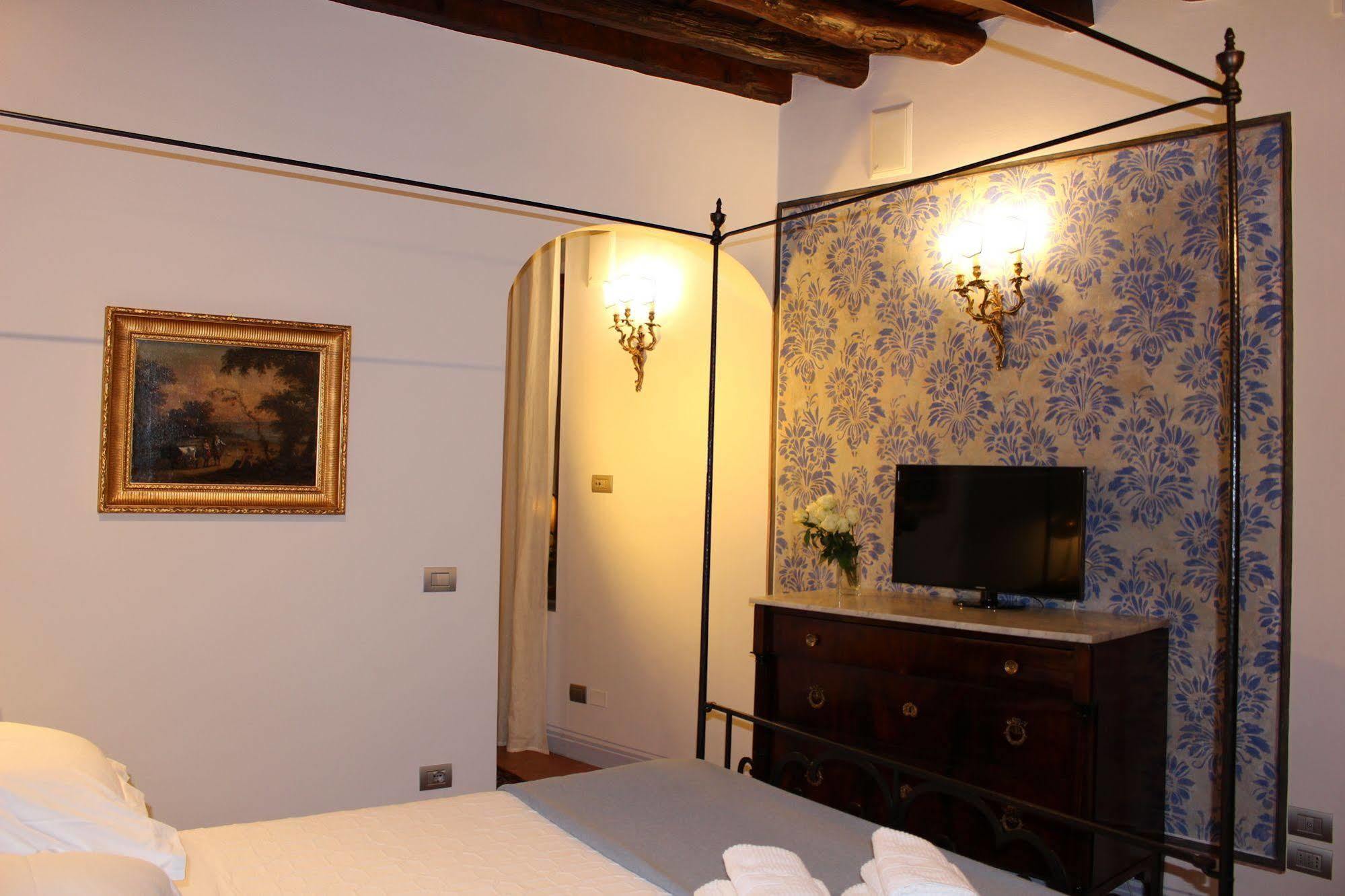 B & B Righi In Santa Croce Florencia Exterior foto